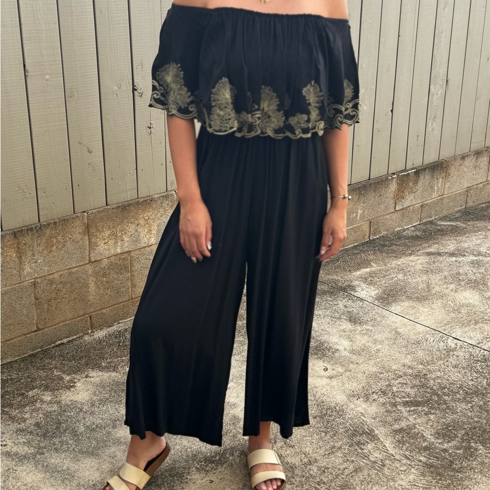 Chic Black Off-Shoulder Jumpsuit